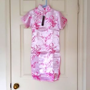 NWT. Rayon Blended Satin Floral Embroidery Short Sleeve Chinese Gown.